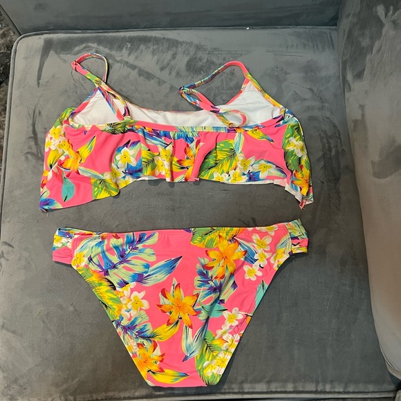 Tropical Ruffle Bikini - Picture 2 of 3